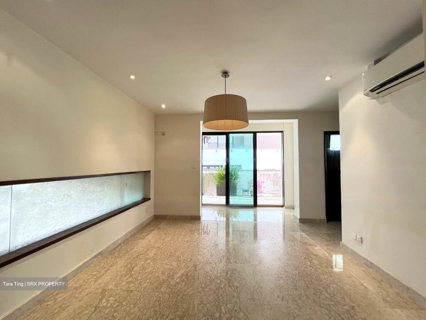 Sennett Avenue (D16), Semi-Detached #437537961